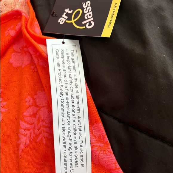 Art Class Vibrant Orange Playset or Sleepwear - Picture 6 of 6